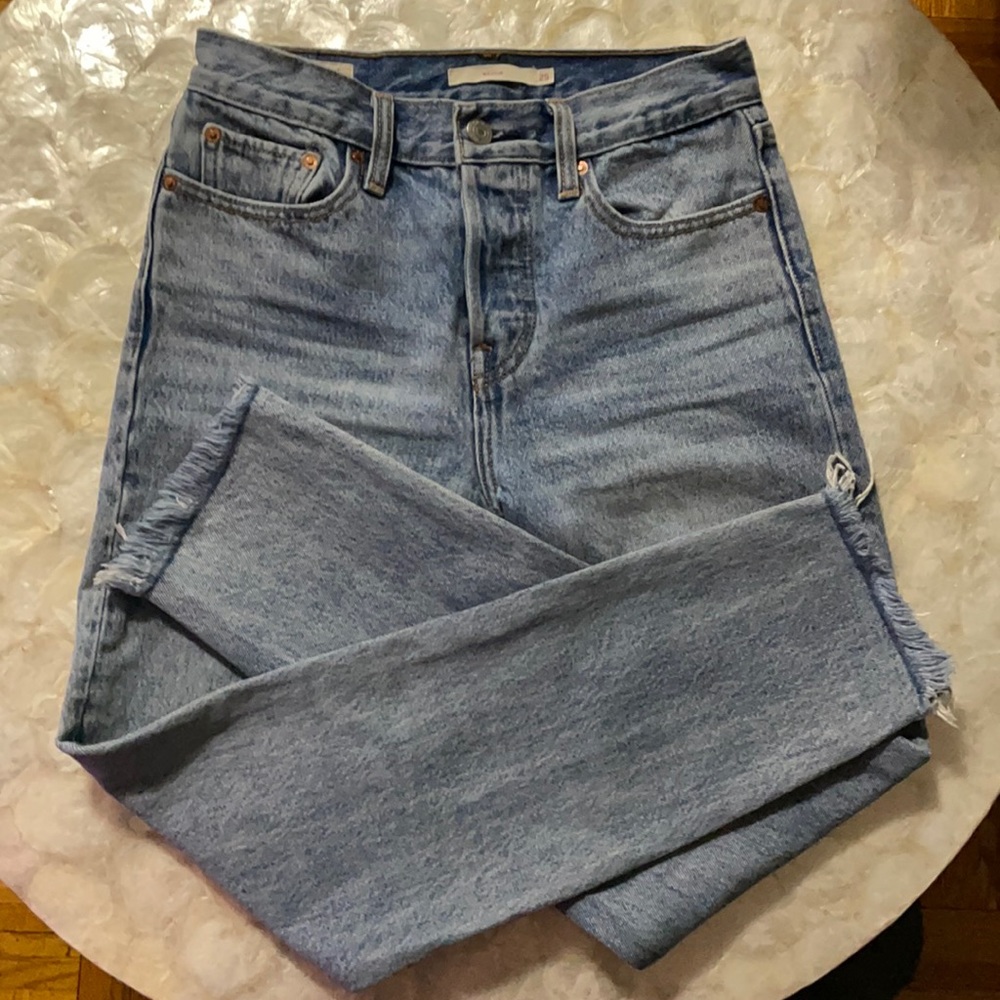 Premium Levis - image 1